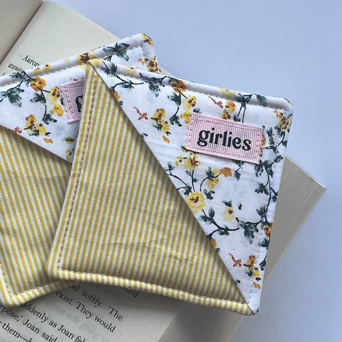 Buttercup Bookmaark