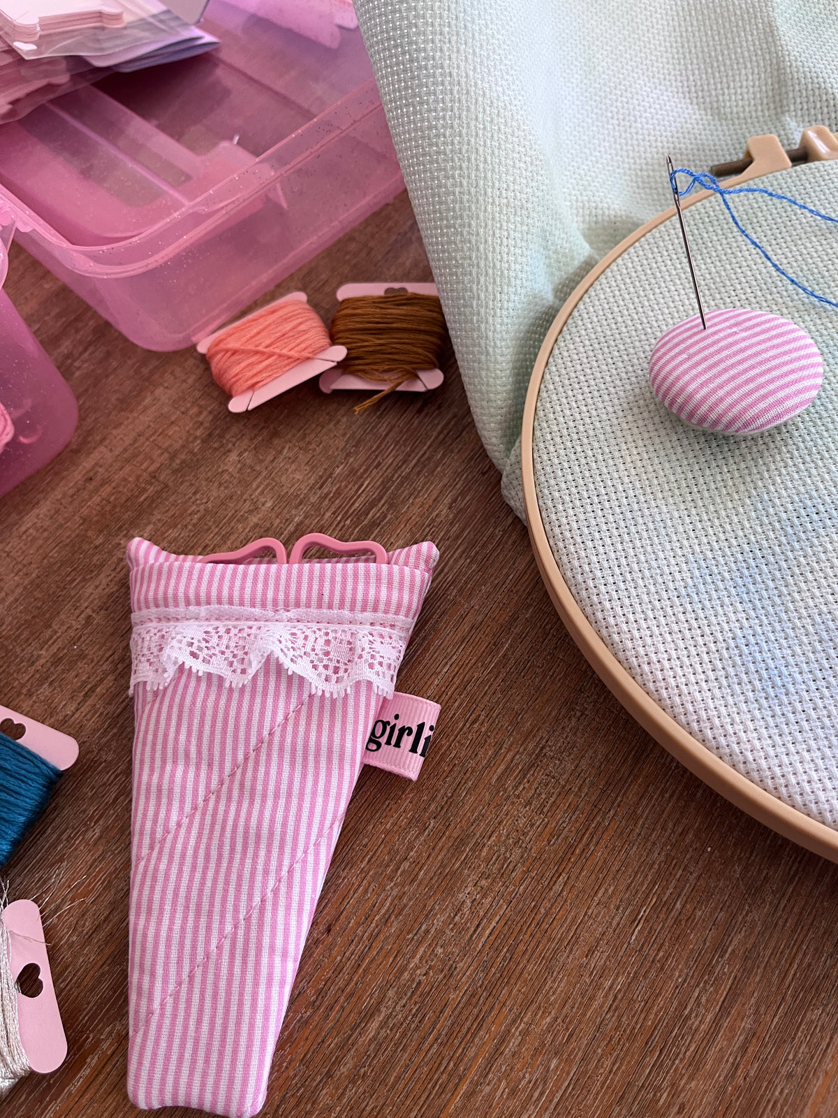 Needle Minder