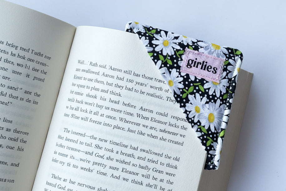 Daisies Bookmark